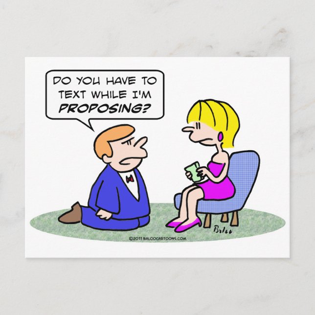 Carte Postale Les textes de filles tandis que le gars propose. (Devant)