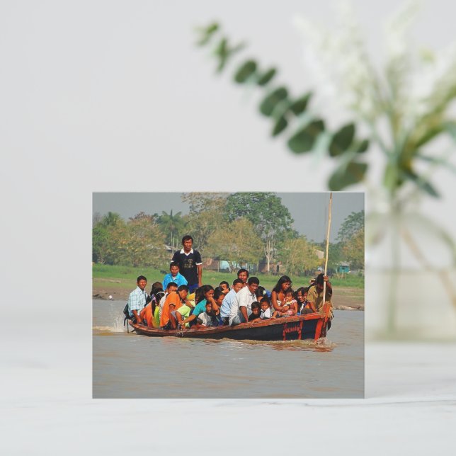 Carte postale Leticia Colombia (Debout devant)