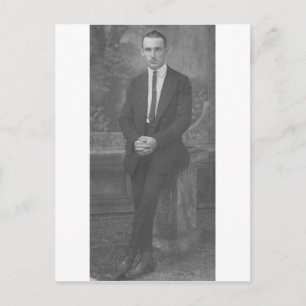 Carte Postale L'homme debout dans les années 1920