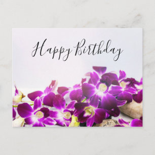 Carte Postale L'orchidée violette est sur fond blanc pour un ann