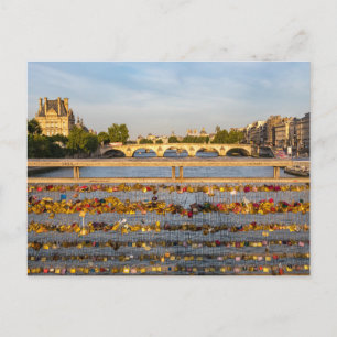 Carte Postale Love padlocks sur le pont Pont de Solferino - Pa