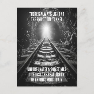 Carte Postale Lumière Au Bout De L'Humour Ironique Du Tunnel