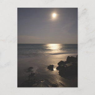 Carte Postale Lune se lève au-dessus de l'océan