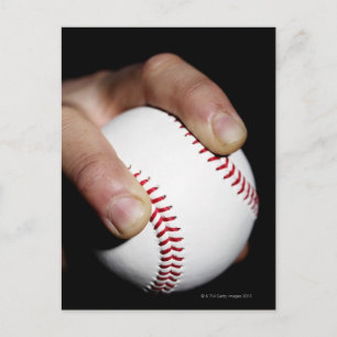 Carte Postale Main de lanceur saisissant une balle de baseball