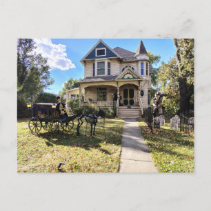 Carte Postale Maison d'Halloween hantée avec des squelettes
