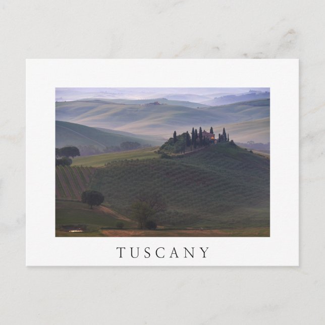 Carte Postale Maison en Toscane dans le matin brouillard blanc c (Devant)