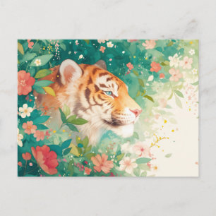 Carte Postale Majestueux tigre caché dans un jardin floral luxur