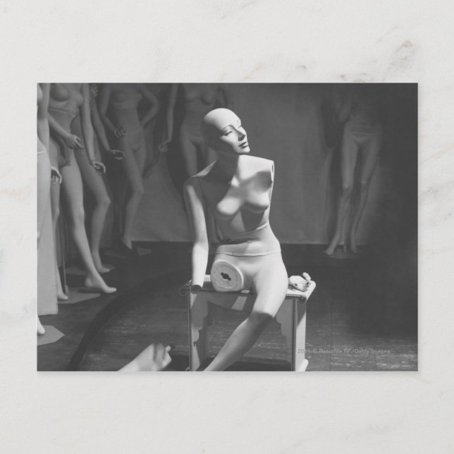 Carte Postale Mannequin avec jambe et bras enlevés (Devant)