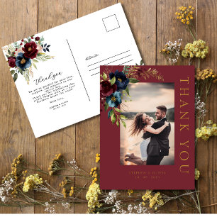Carte Postale Mariage élégant avec floraison de Bourgogne et ver