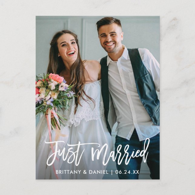 Carte Postale Mariage Photo Juste Marié Brush Script Moderne (Devant)