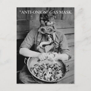 Carte Postale Masque à gaz anti-oignon