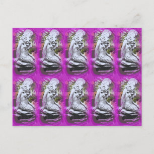 carte postale mauve en pierre assise