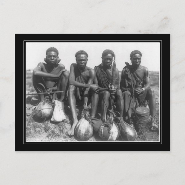 Carte Postale Membres de la tribu Kikayu.  Afrique orientale bri (Devant)