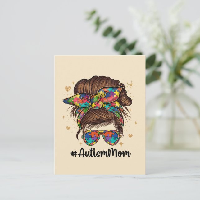 Carte Postale Messy Bun Fier Autisme Maman (Debout devant)