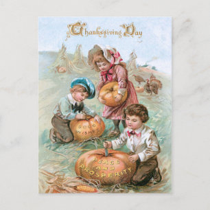Carte Postale Mignons enfants vintage sculptant des citrouilles