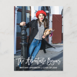 Carte Postale Moderne Brush Script Graduation Aventure commence
