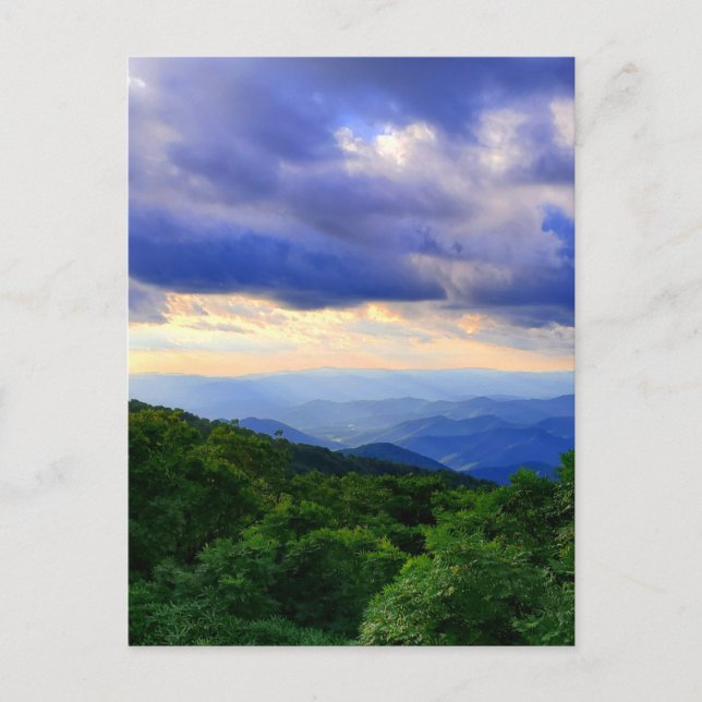 Carte Postale Montagnes nuageuses Blue Ridge (Devant)