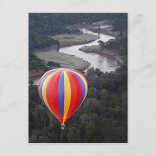Carte Postale Montgolfière au-dessus de la rivière Mara
