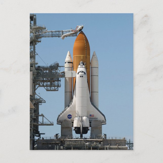 Carte Postale Navette spatiale sur le plan de lancement (Devant)