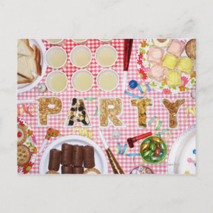 Carte Postale Nourriture de fête sur table dans les plats avec l