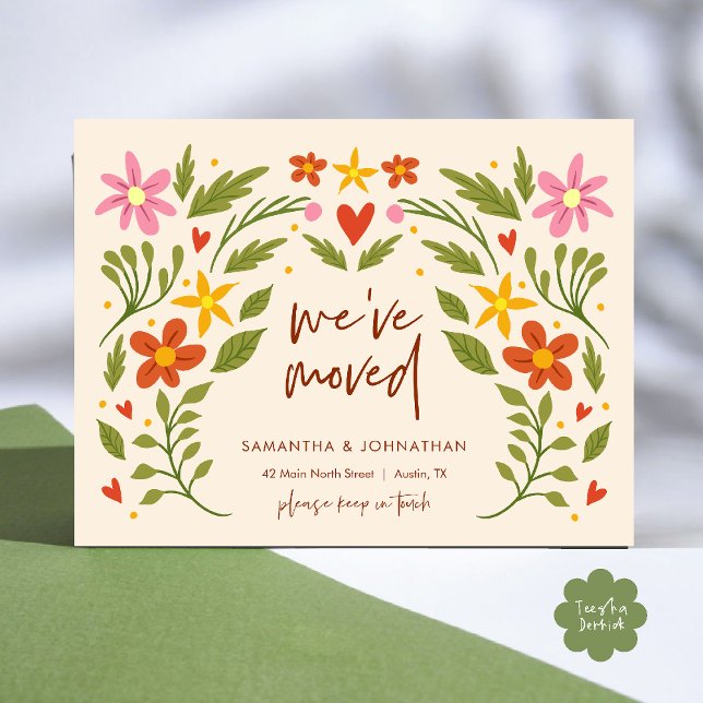 Carte Postale Nous avons déménagé, annonce de nouvelle adresse d (We've Moved, New Home Address Announcement Postcard in Wild Flowers Beige Greenery theme)