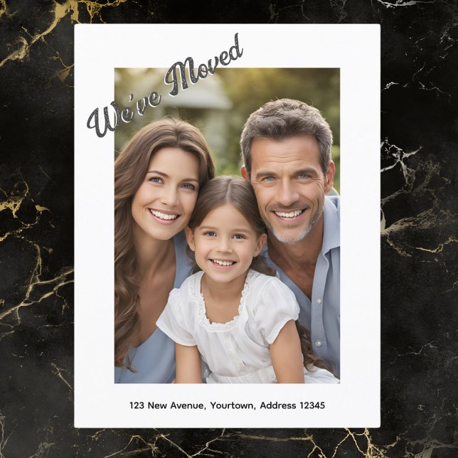 Carte Postale Nous avons déplacé l'adresse photo de la famille C (A simple and stylish postcard to say 'We've Moved'. Add your own photo and new address)