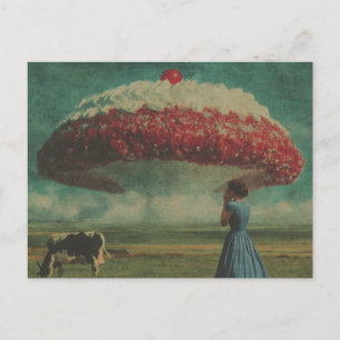 Carte Postale Nuage Cerise Dessert Surréaliste dans la Prairie L