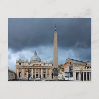 Carte Postale Nuages sombres au-dessus de la basilique Saint-Pie