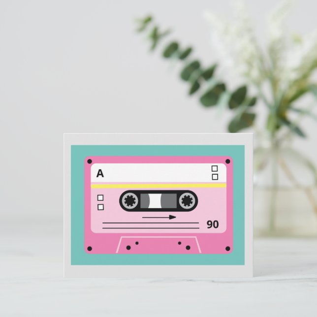Carte Postale Old Skool Pink Cassette Mix Tape Playlist (Debout devant)