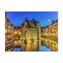 Palais de l'Ile et canal dans la vieille ville d'A