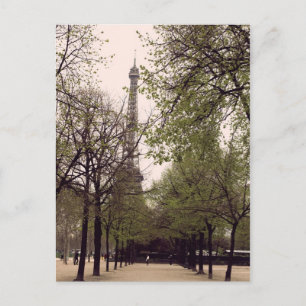 Carte Postale Paris à travers les arbres
