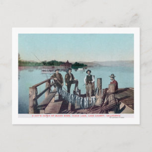 Carte Postale Pêcheurs montrant les prises du jour