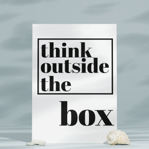 Carte Postale Pensez en dehors de la boîte - Citation amusante A