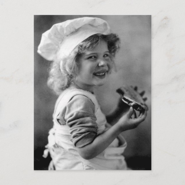 Carte Postale Petite boulangère mangeuse tarte (Devant)