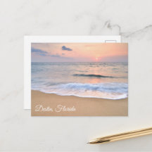 Photographie de belle plage au coucher du soleil à