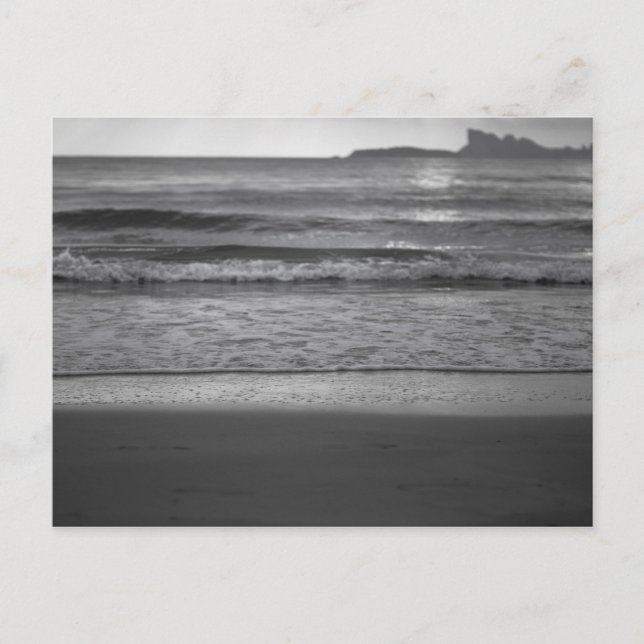 Carte Postale Photographie noir et blanc avec paysage balnéaire (Devant)