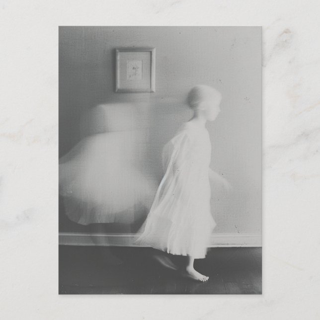 Carte Postale Photographie vintage de fantôme sur film (Devant)