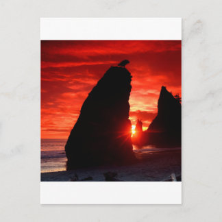 Carte Postale Pile de mer coucher du soleil Rouge sang