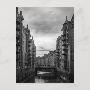 Carte Postale Pont de la rivière Town Storhouse noir et blanc