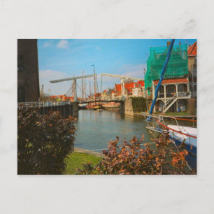 Carte Postale Pont hollandais, maisons et quai, Enkhuizen
