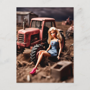 Carte Postale poupée sur une ferme post-apocalyptique