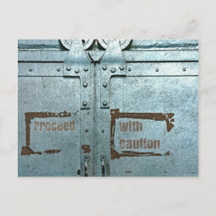 Carte Postale Procéder avec prudence porte industrielle gris ble