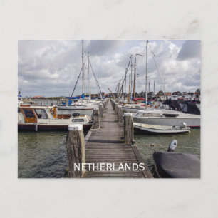 Carte Postale Quai avec bateaux et yachts à Marken Pays-Bas