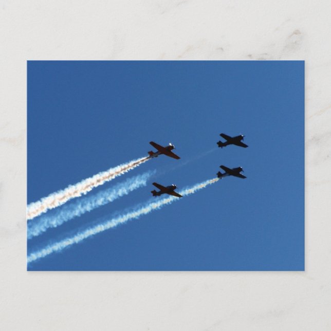 Carte Postale quatre avions volants avec pistes bleu ciel (Devant)