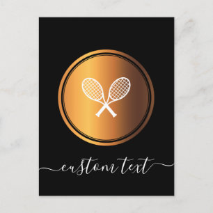 Carte Postale Raquettes de tennis élégantes en or noir avec text