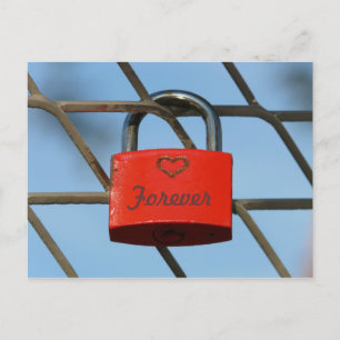 Carte Postale Red Love Lock Padlockwith Heart on Fence