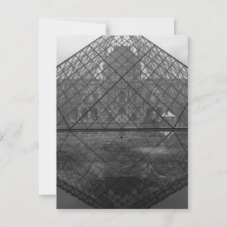Carte Postale Réflexion Pyramide du Louvre, Paris