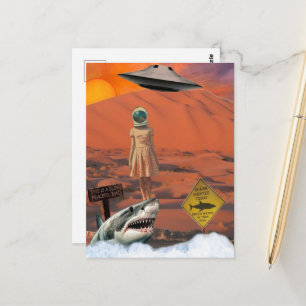 Carte Postale Requin du désert Astronaute UFO Collage surréalist