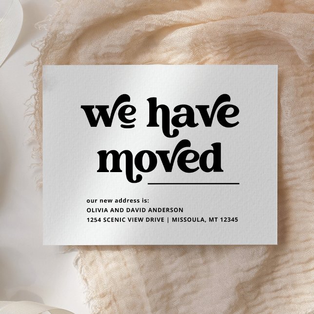 Carte Postale Retro et Boho Black and White Moving Faire-part (A stylish, boho and retro moving announcement postcard)