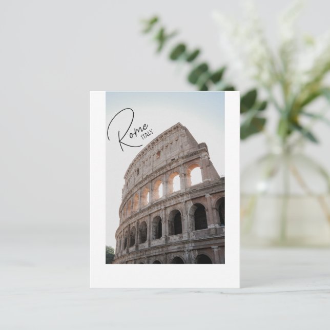 Carte Postale Rome, Italie. Colisée (Debout devant)